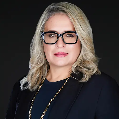professional portrait, branding images, linkedin cosmetogy image, headshot, vicky benitez, queens photographer